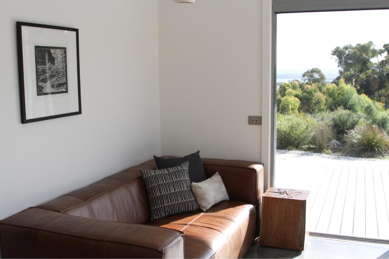 Aplite House * Coles Bay